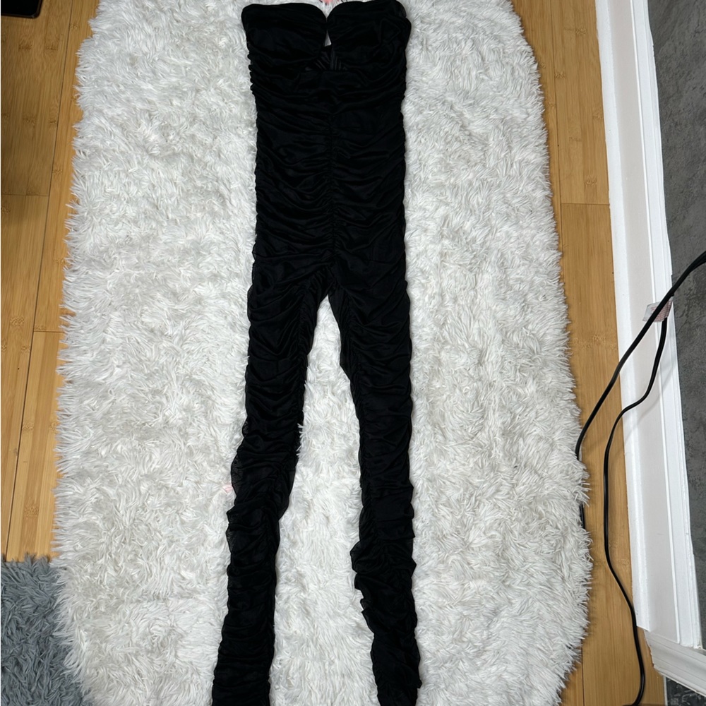 BLACK CUTE JUMPSUIT
